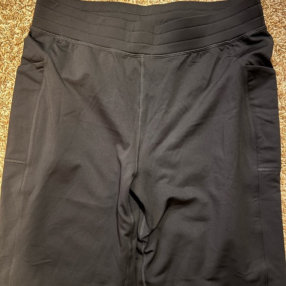 Fabletics bundle!! - Picture 9 of 16